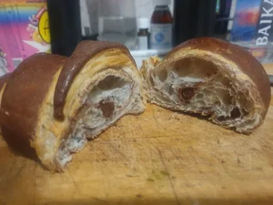 Круасаны с шоколадной начинкой