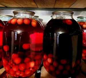 Компот из вишни